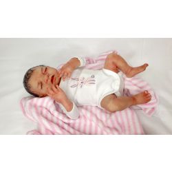 Pasgeboren Baby Nina 