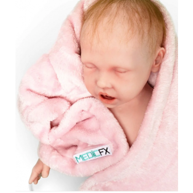 Baby Simira,neonatale skillstrainer, meisje met nat haar